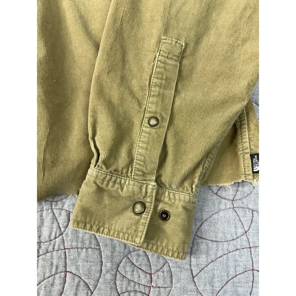 The North Face Pearl Snap Khaki Corduroy Long Sleeve / Men's XL CROPPED